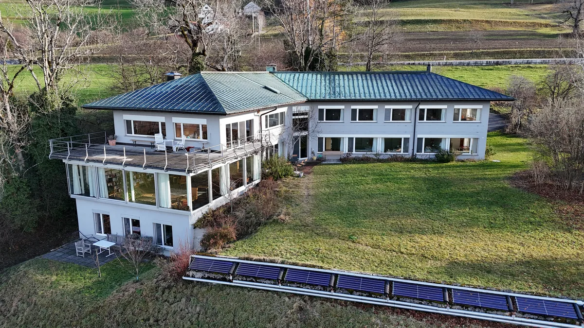 Das Übersetzerhaus Looren in Hinwil gibt es seit 20 Jahren.

Was macht diese Institution, und wer kommt dort hin?